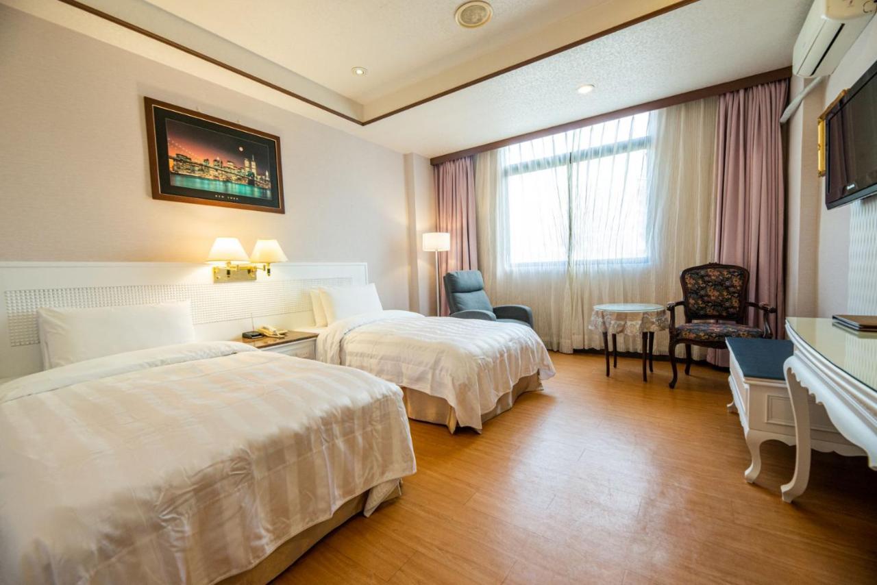 Wenpin Hotel - Pier 2 Kaohsiung Exterior foto
